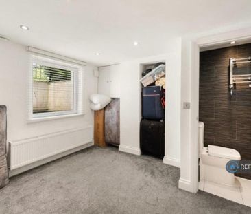 3 bedroom end of terrace house to rent - Photo 3