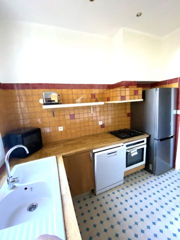 Appartement 5 pièces 129m2 MARSEILLE 4EME 1 570 euros - Photo 3