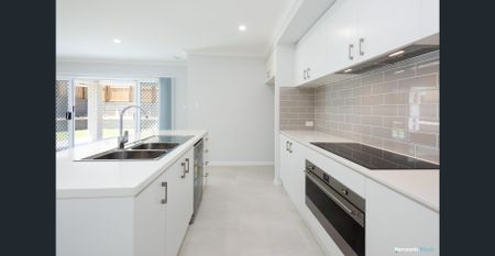 Brand-new Clarendon home - with ducted Air conditioning - Photo 5