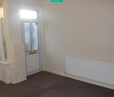 3 bedroom end of terrace house to rent - Photo 4