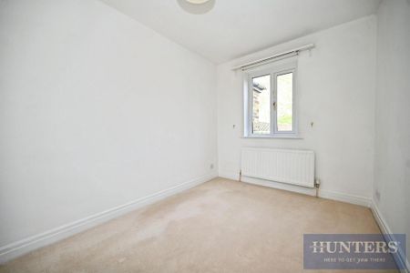 3 bedroom mews to rent - Photo 2