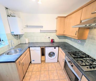 3 bedroom semi-detached house to rent - Photo 3