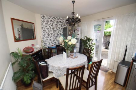 3 bedroom terraced house to rent - Photo 2