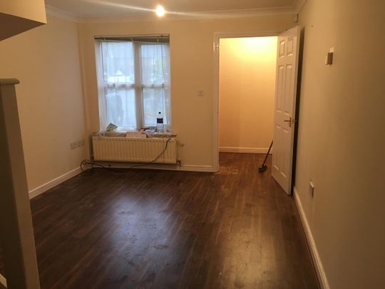 2 bedroom terraced house for rent - Photo 1