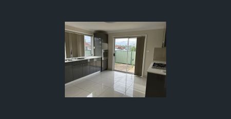 Spacious 3-Bedroom Villa for Rent - Photo 3