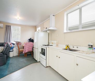 2 Bedroom - Rear Unit on the main stretch of Invercargill! - Photo 1