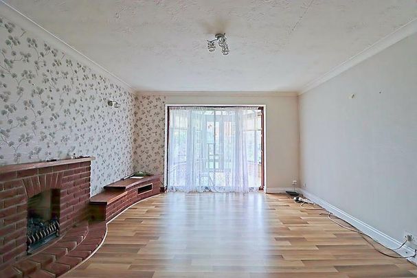 3 bedroom bungalow to rent - Photo 1