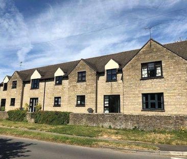 Manor Court, Fairford, GL7 - Photo 1