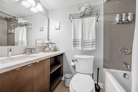 For Lease - 155 Yorkville Avenue Unit# 819, Toronto, Ontario - Photo 2