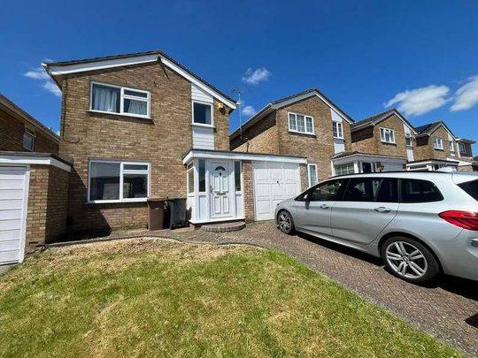 Oving Close - Detached Bedroom House With A Garage &#; Luton, LU2 - Photo 1