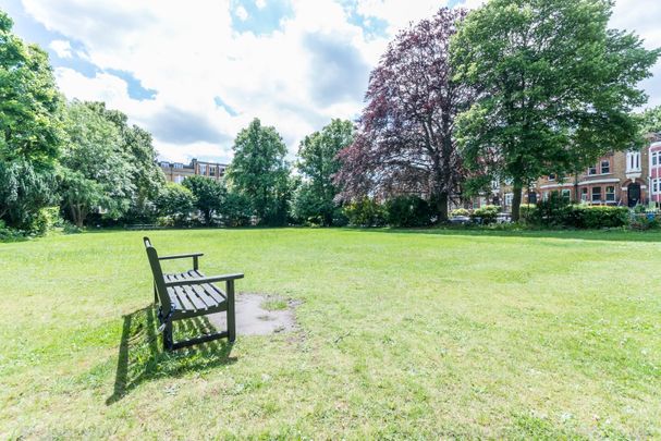 Flat to rent - The Gardens, London, SE22 - Photo 1