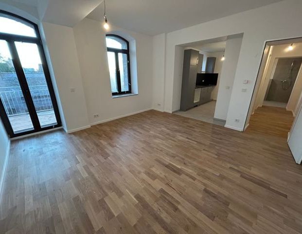 Erstbezug nach Sanierung - Schicke 2- Zimmer Wohnung mit EBK und Balkon zu vermieten! - Photo 1