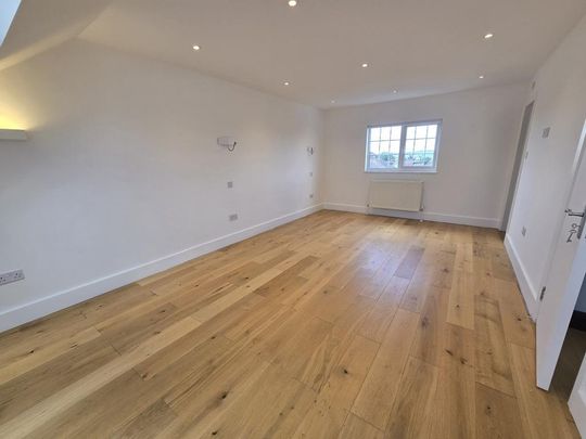 4 bedroom semi-detached house to rent - Photo 1