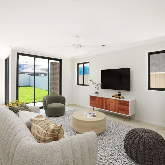 Brand-New Luxury Family Home Ready to Move in - Located in the sought-after Gledswood Hills - Photo 1