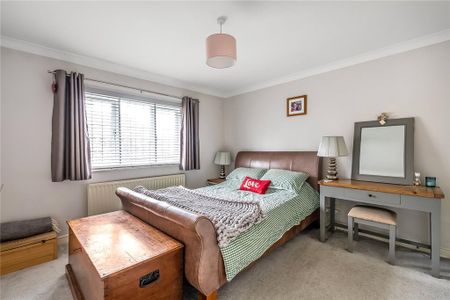 4 bedroom detached house to rent - Photo 2