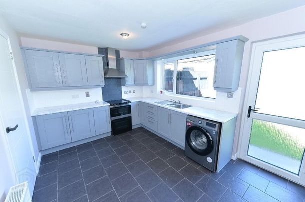 13 Millars Park, Dundonald, Belfast, BT16 2YH - Photo 1