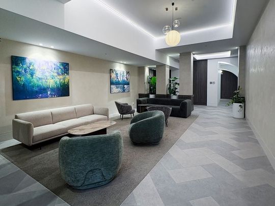 Luxury Living- 3 bedroom, 3 carpark apartment - Photo 1