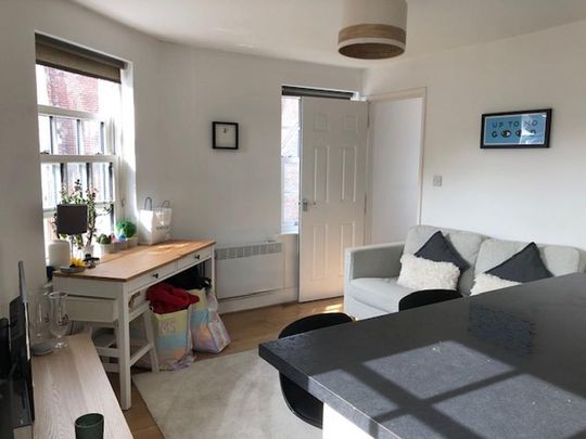 1 bedroom flat to rent - Photo 1