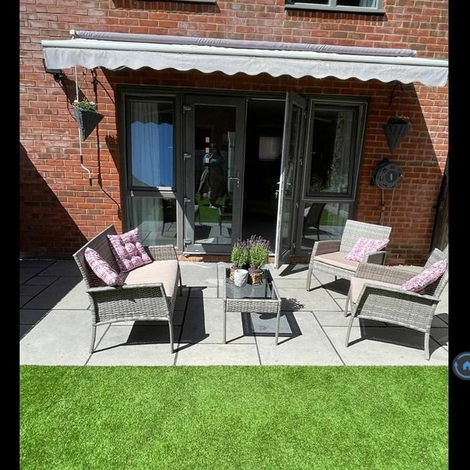 4 bedroom semi-detached house to rent - Photo 1