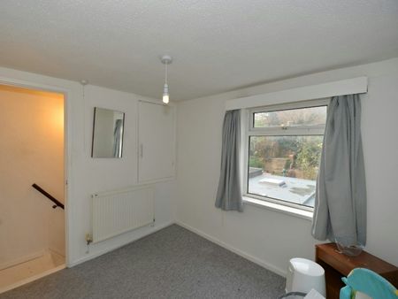 Terraced House to rent on - Photo 4