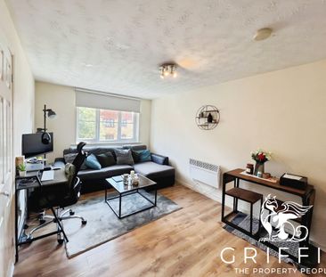 Conway Gardens, Grays, RM17 - Photo 1