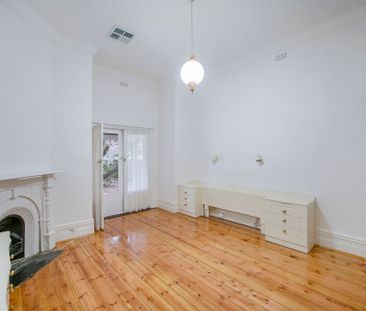 Open the Door to Timeless Elegance - Photo 6