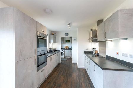 4 bedroom detached house to rent - Photo 5