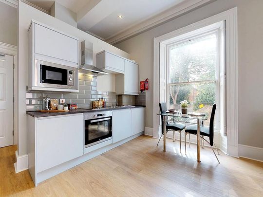 Studio to rent - Photo 1