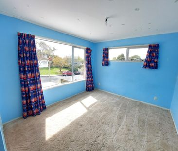 3 Bedroom House in Massey - Photo 2