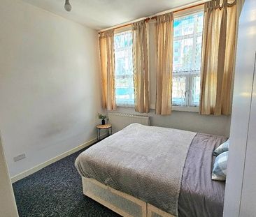 Room in a Shared Flat, Gillender Street, E3 - Photo 6