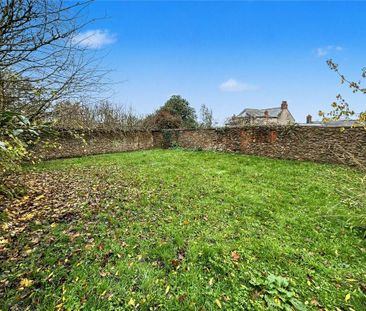 4 bedroom end of terrace house to rent - Photo 5