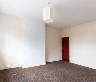 To Let 2 Bed Flat - Photo 1