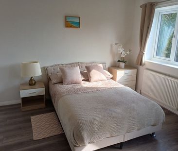 Room in a Shared House, Dempsey Close, SO19 - Photo 3