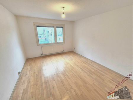 Sehr gut gelegene 3-Zimmer-Wohnung mit Loggia & neuer Küche – Top-Anbindung an S-Bahn & Straßenbahn - Photo 2