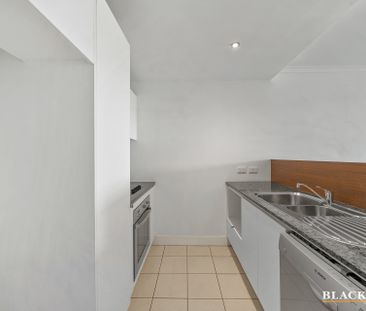 28/20 Moore Street, Turner ACT 2612 - Apartment For Rent | Domain - Photo 2
