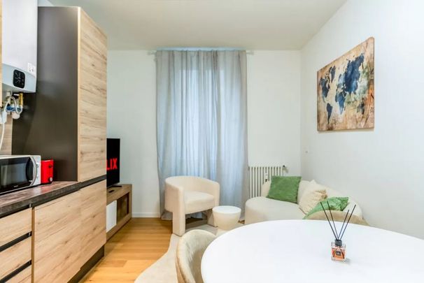 Via Luciano Manara, Milan, Lombardy 20122 - Photo 1