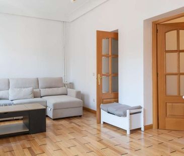 3 room luxury Flat for rent in Madrid, Spain - Photo 3