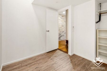 Central and spacious 2 bedroom loft apartment in Fortitude Valley - Photo 5