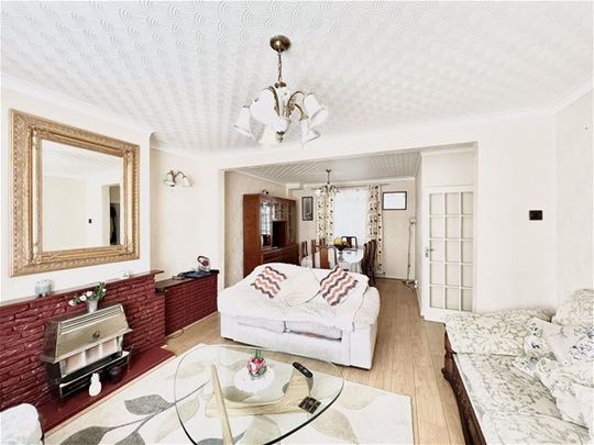 South Countess, London - Photo 1