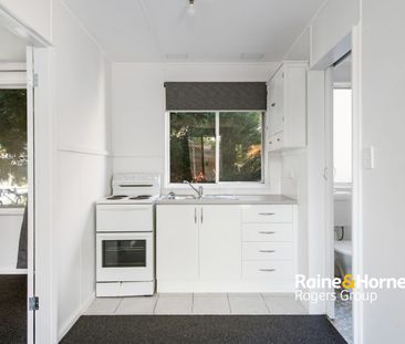 Affordable living on Sunrise Ave! - Photo 1