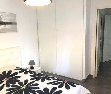 Location Appartement 2 pièces 37m² MARSEILLE 11ème - Photo 2