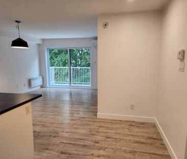 APPARTEMENT**3 ½ Avec BUREAU** à Ste-Foy - Photo 2