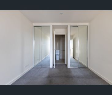 303/33 Racecourse Rd, North Melbourne, Vic 3051 - Photo 3