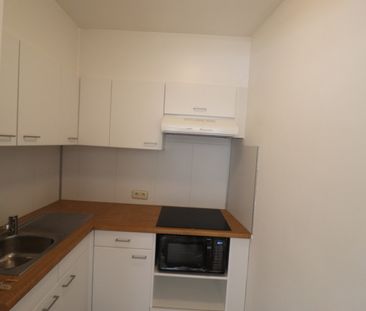Een gerenoveerd appartement op de benedenverdieping rechts van de r... - Foto 3