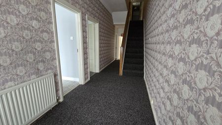 6 bedroom terraced house to rent - Photo 3