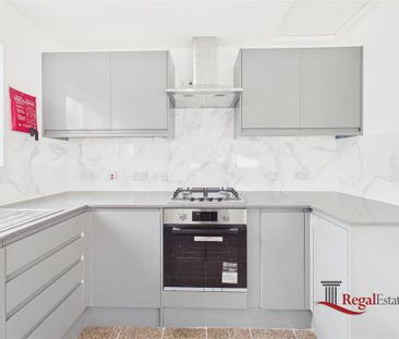 4 bedroom terraced house to rent - Photo 3