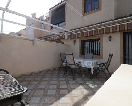 Alquiler de chalet adosado en Calle Atenas, 8 - Photo 3