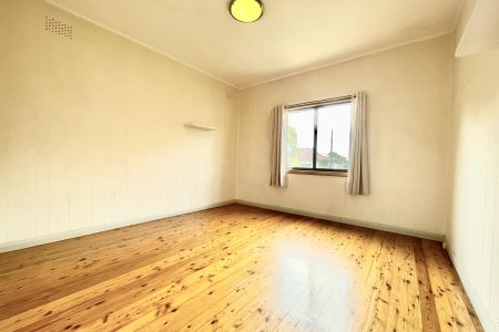 Low-maintenance family living - Photo 5