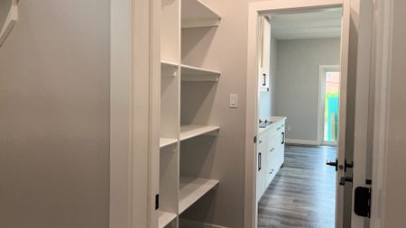 4 Bed Beautiful Home For Rent In Spruce Grove. - Photo 3