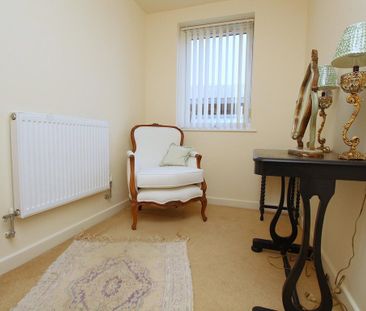 2 bedroom ground floor flat to rent - Photo 1